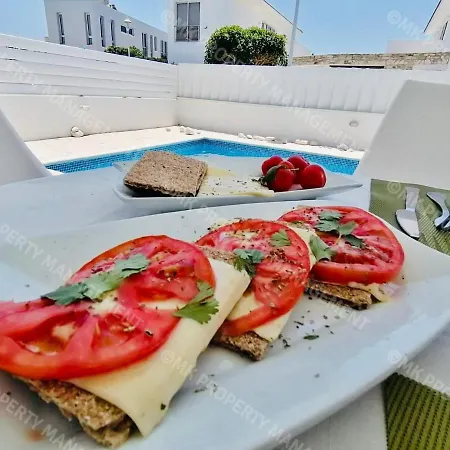 Colonean Beach Villas Nyaraló